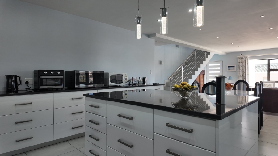 3 Bedroom Property for Sale in Stilbaai Wes Western Cape